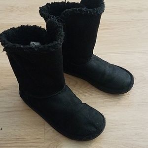 Black boots